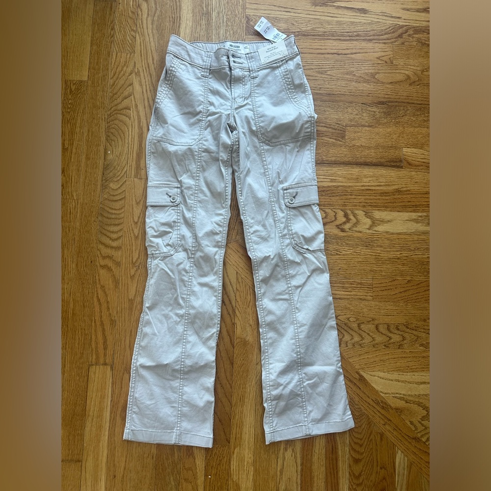 Hollister Women's Cargo Jeans - Light Khaki